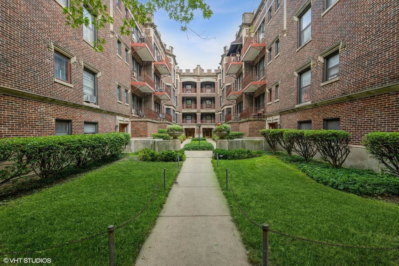 5847 Blackstone Avenue - Photo 1