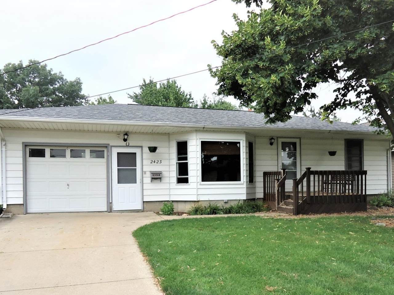 2423 8th Street - Photo 1