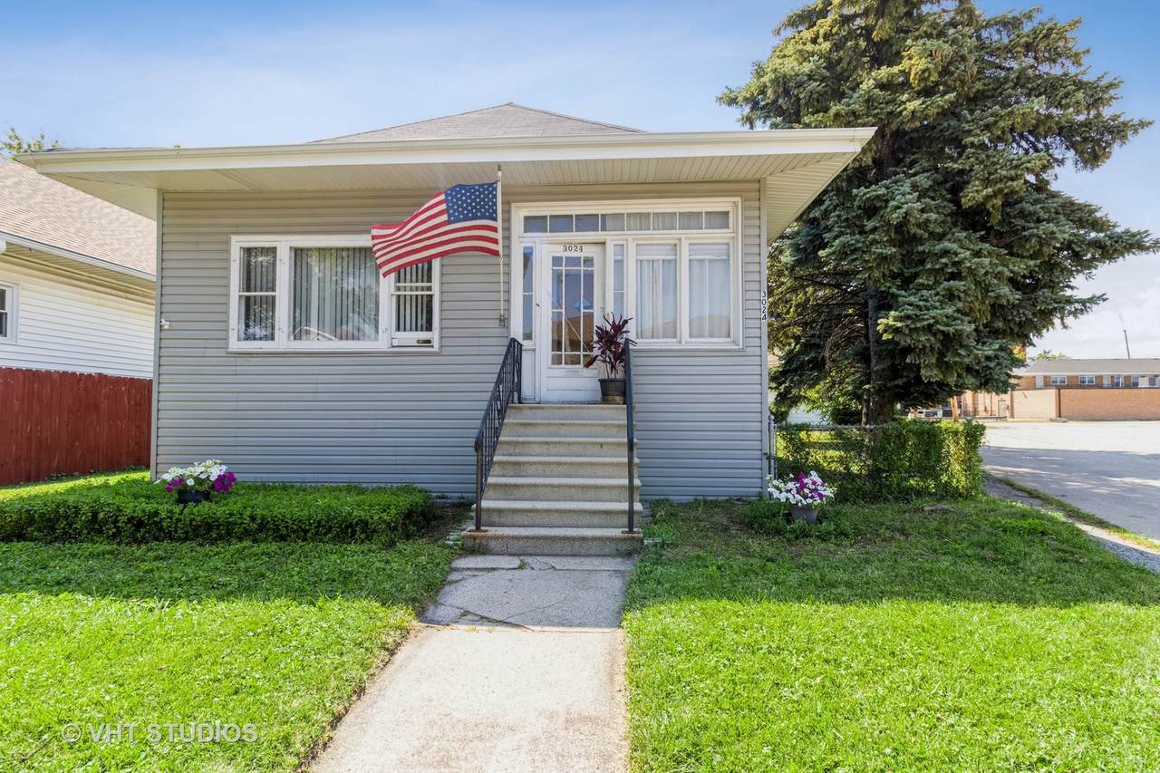 3024 Edgington Street - Photo 1