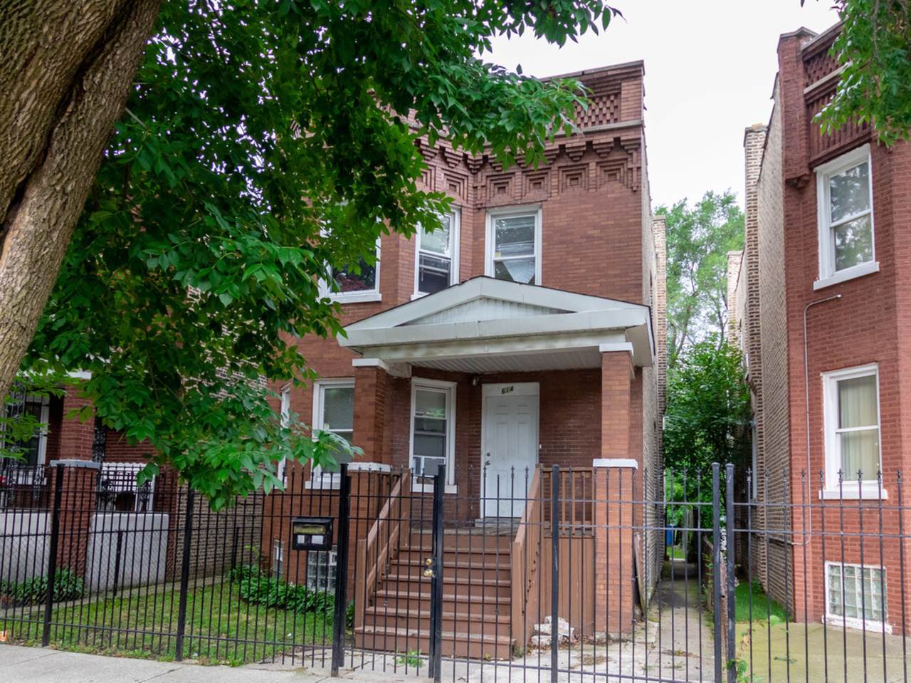 614 Monticello Avenue - Photo 1