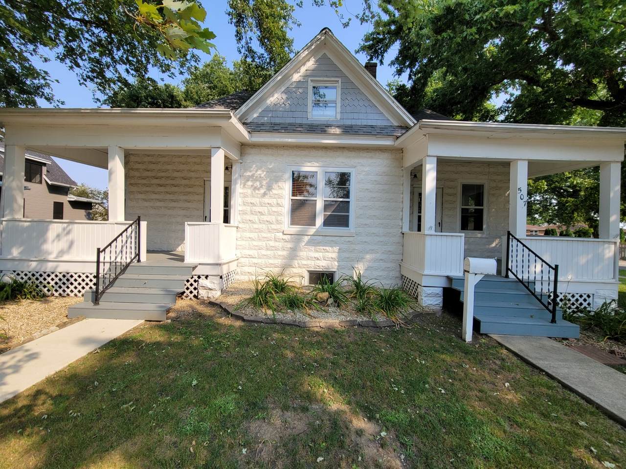 507 E Chatham Street - Photo 1