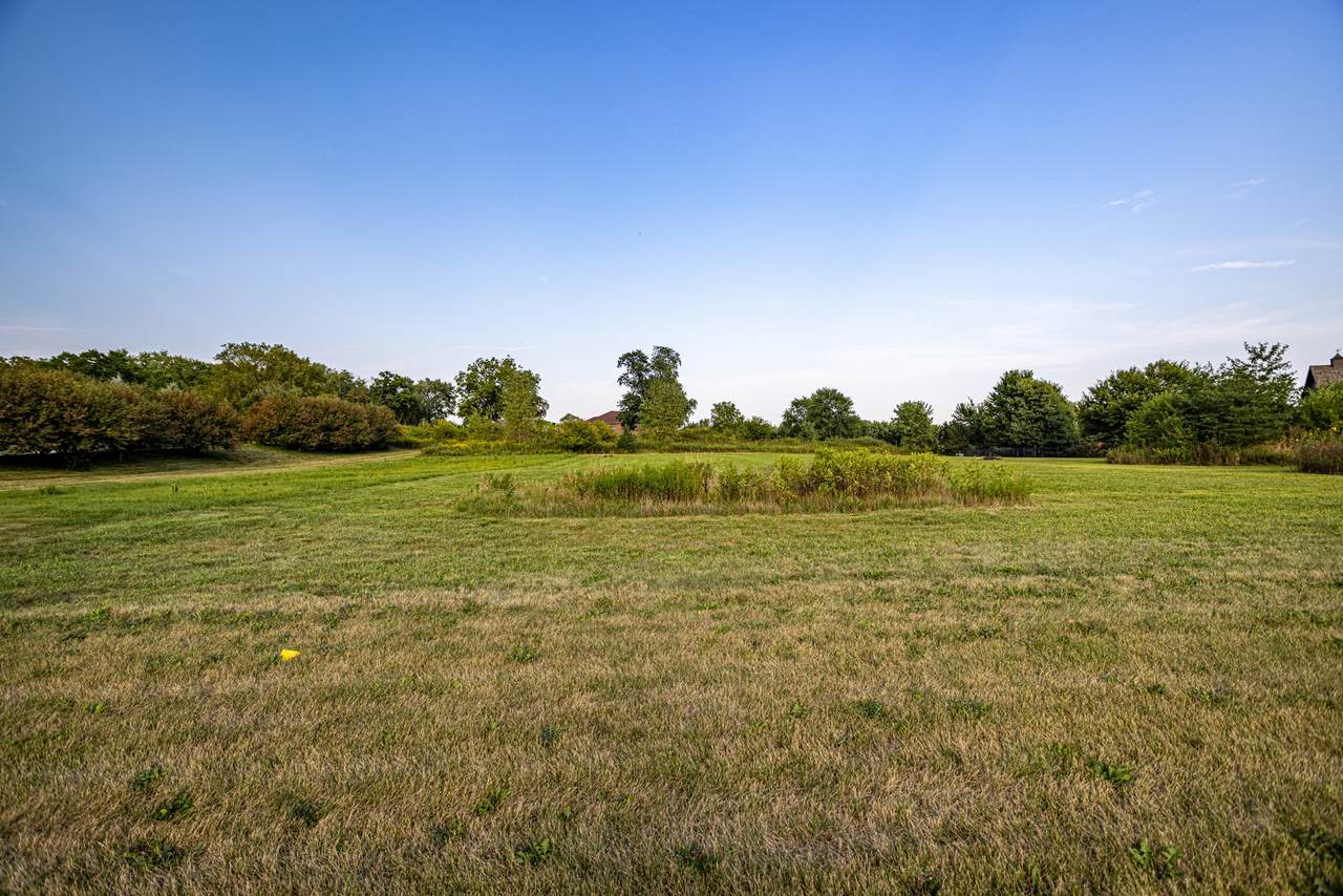 25525 Charlevoix Place - Photo 1