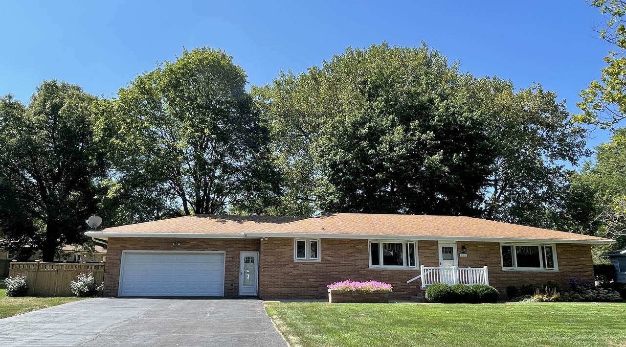 211 Brookview Drive - Photo 1
