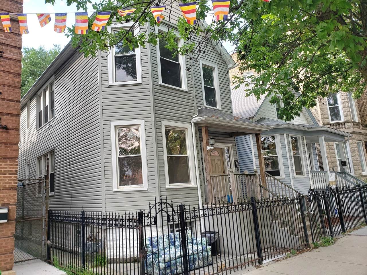 1638 Kedzie Avenue - Photo 1