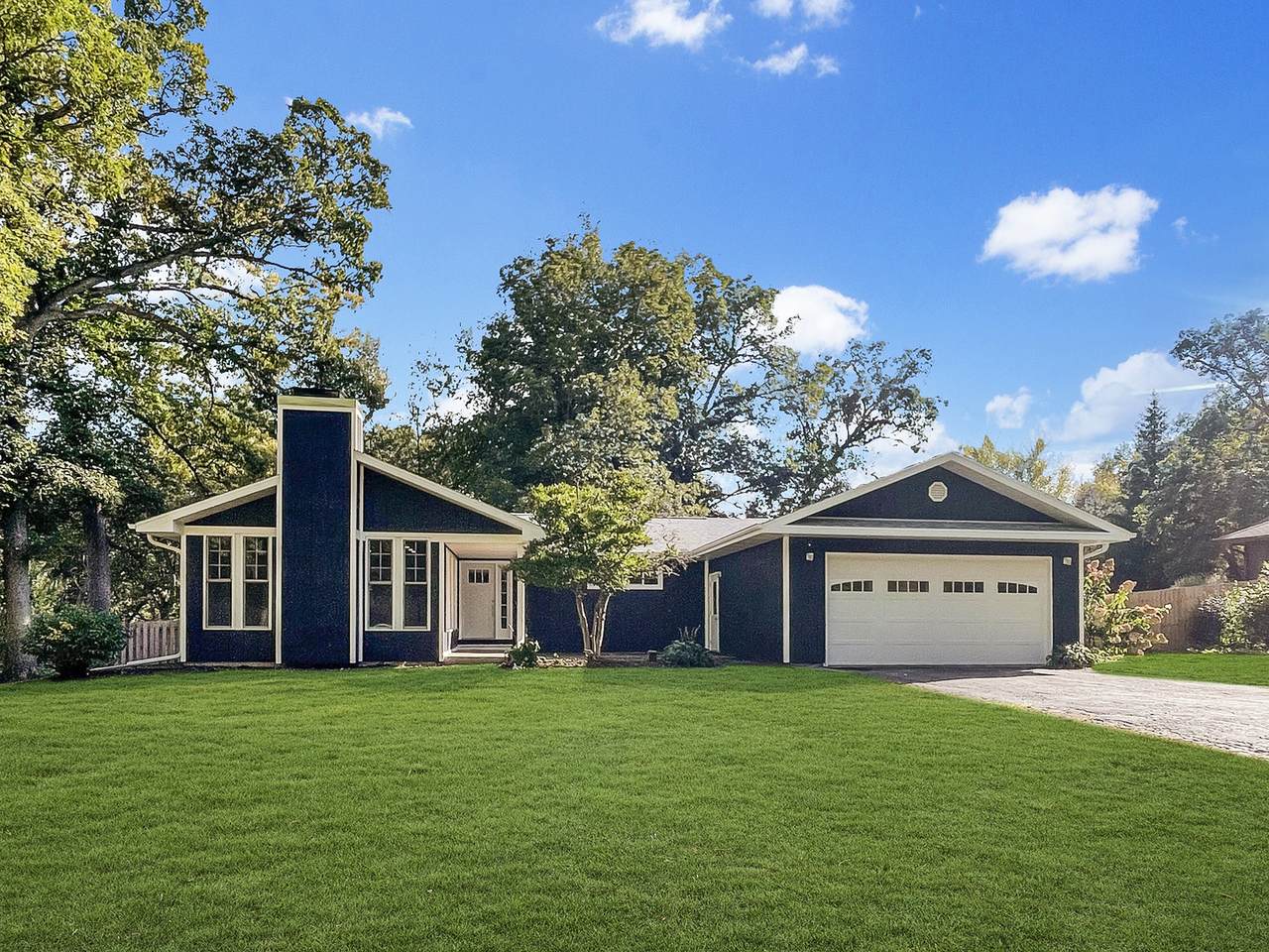 2479 Royal Oaks Drive - Photo 1