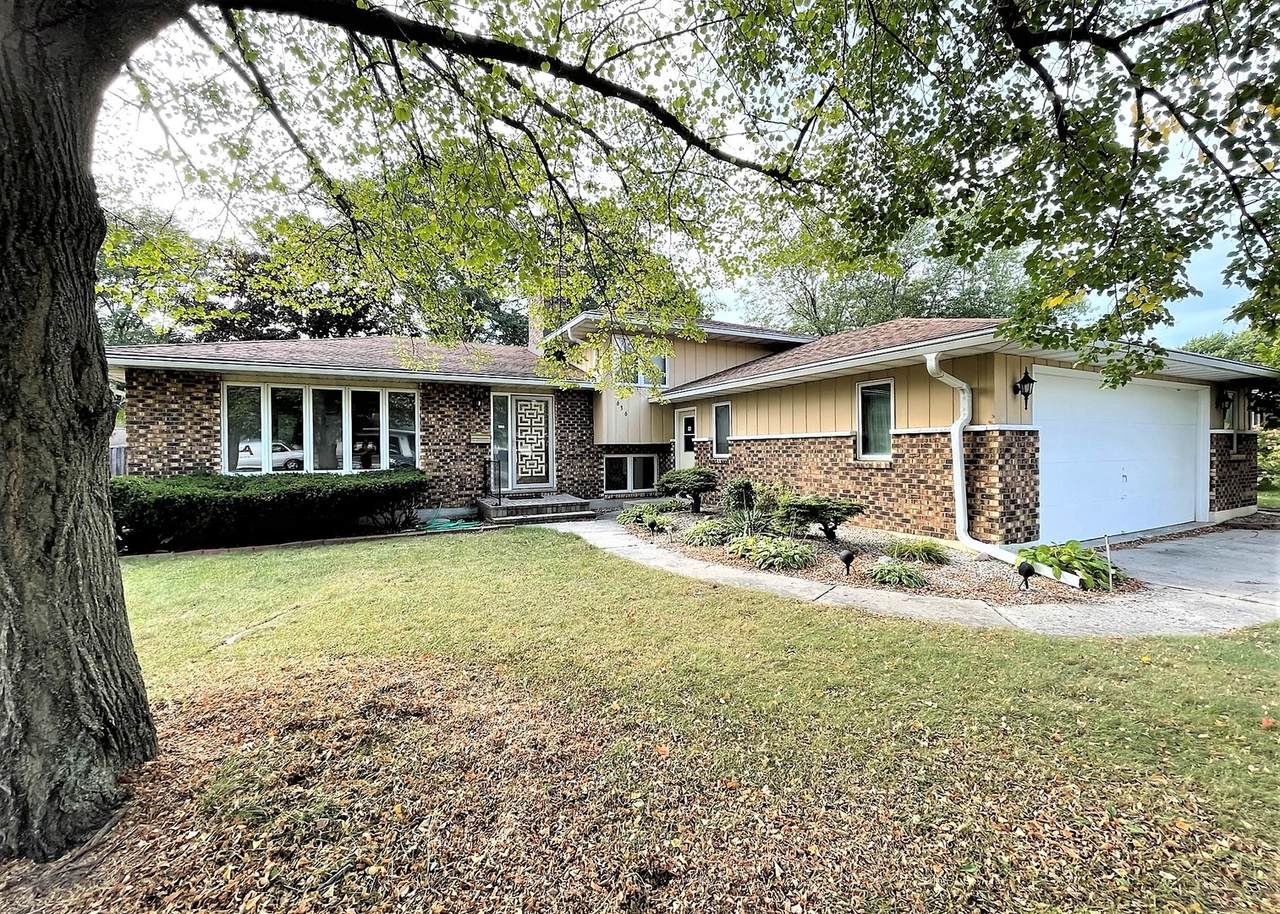 636 Longview Drive - Photo 1