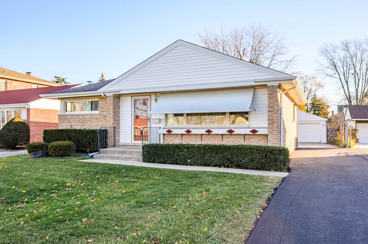 8223 Elmore Street - Photo 1