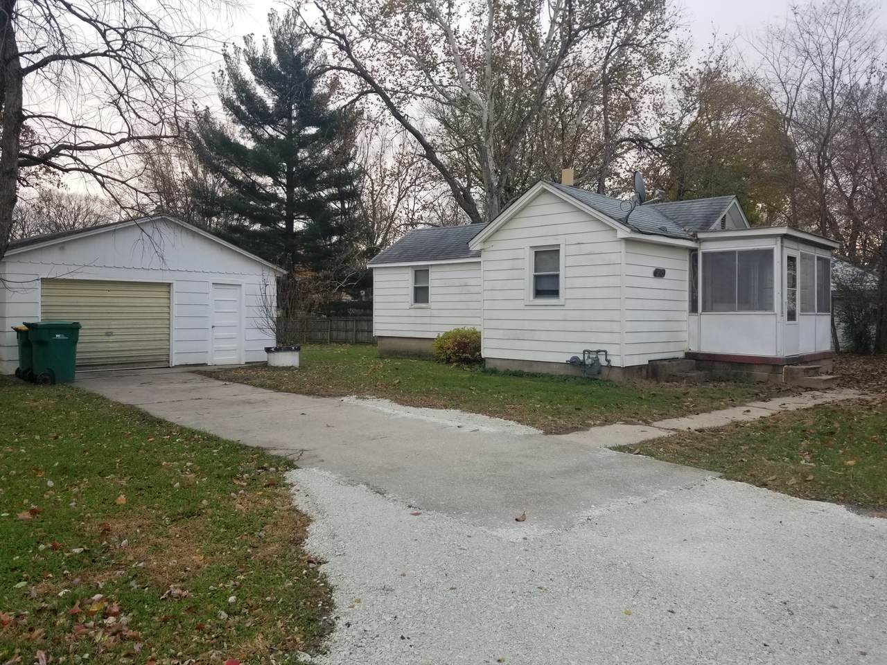 905 Williams Street - Photo 1