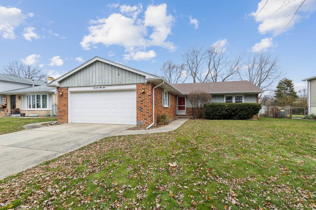 1758 Wood Lane - Photo 1