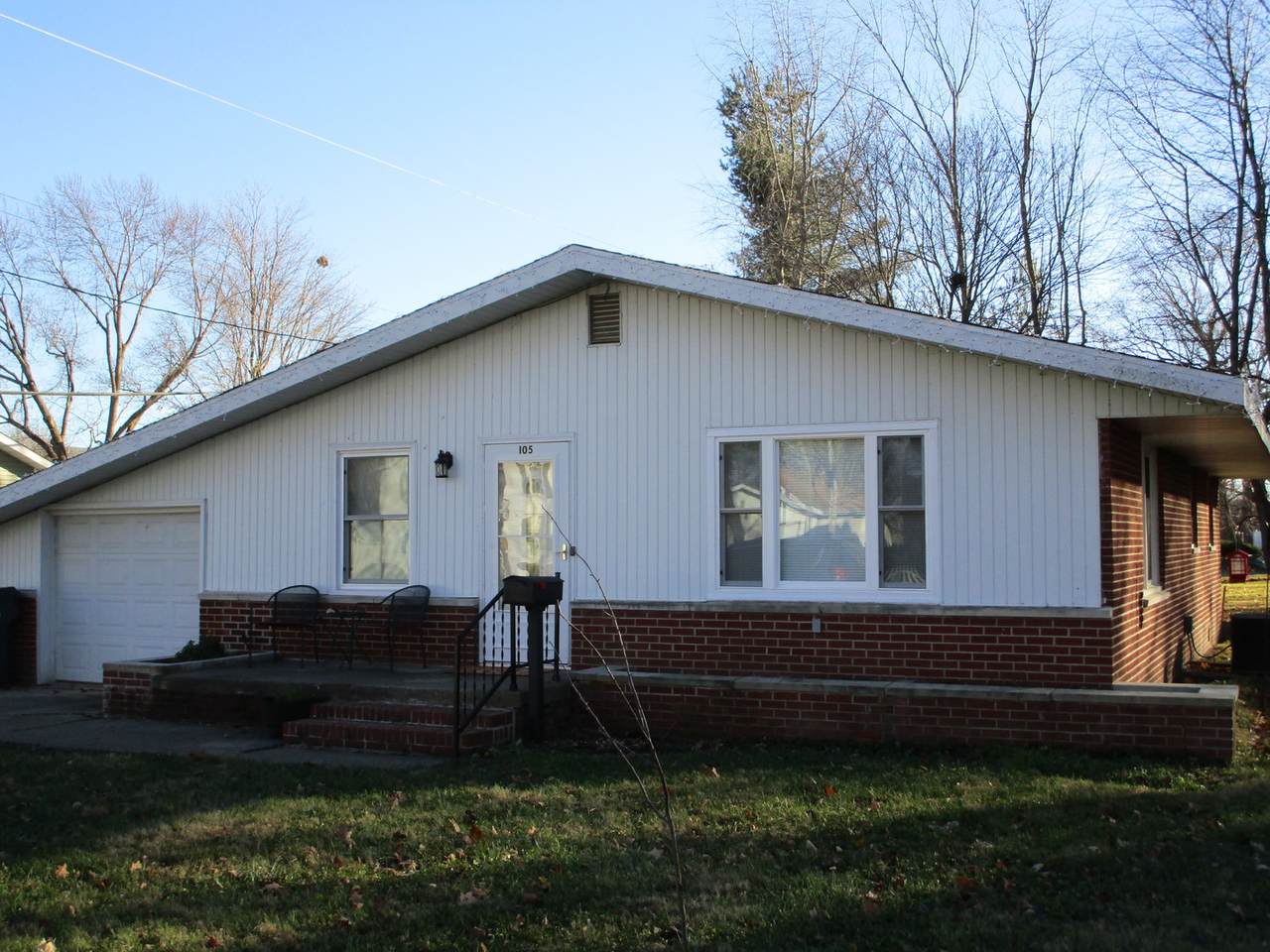 105 Barker Street - Photo 1