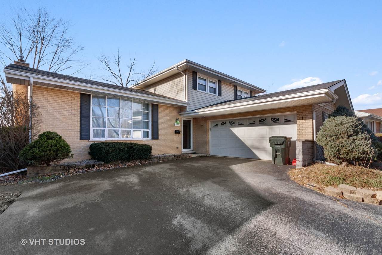 19004 Loomis Avenue - Photo 1