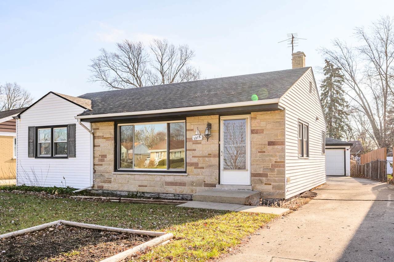 1315 Dennis Place - Photo 1