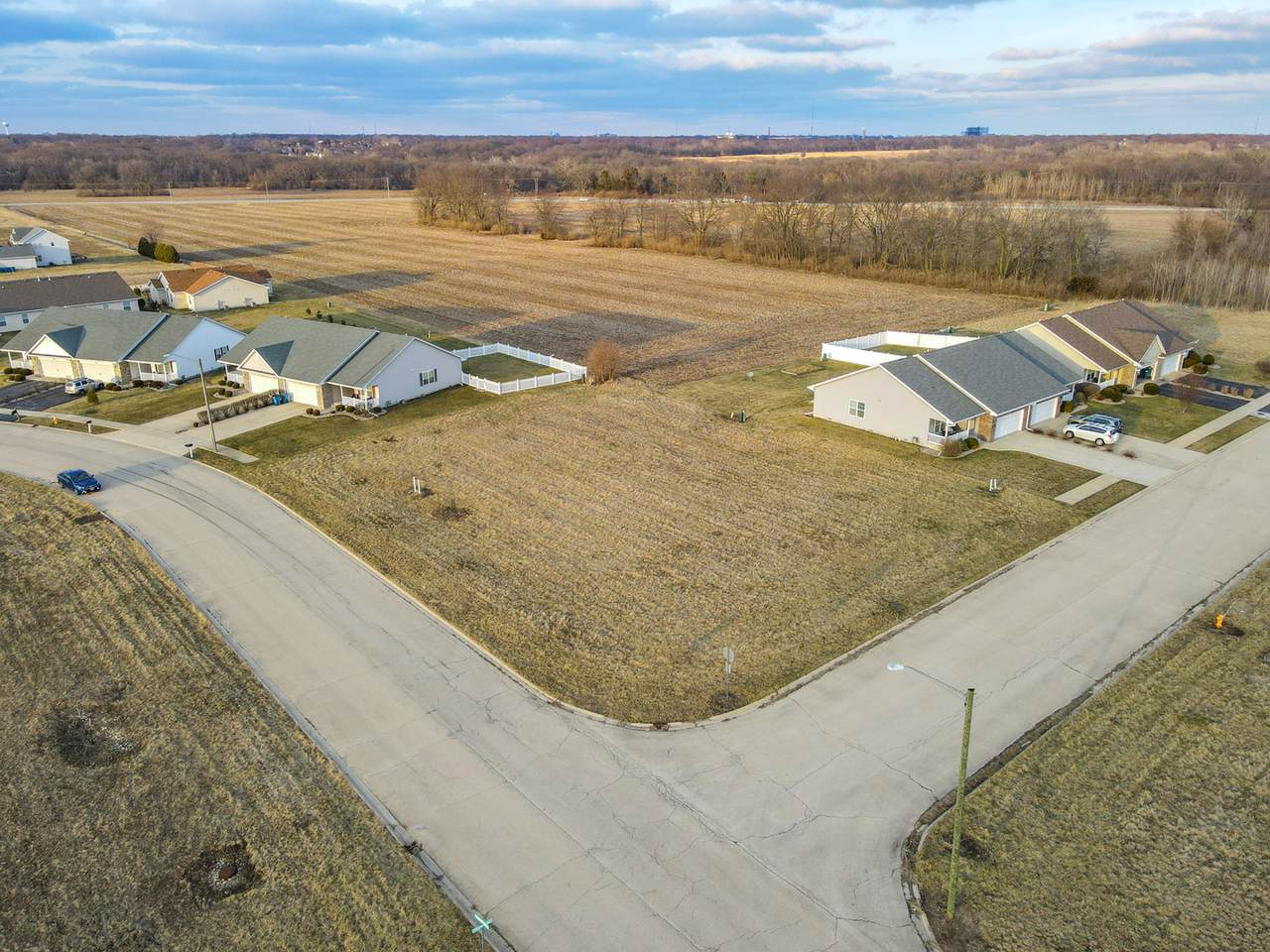 1246 Arapaho Way - Photo 1
