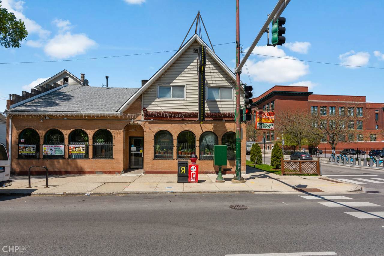 2558 Ashland Avenue - Photo 1