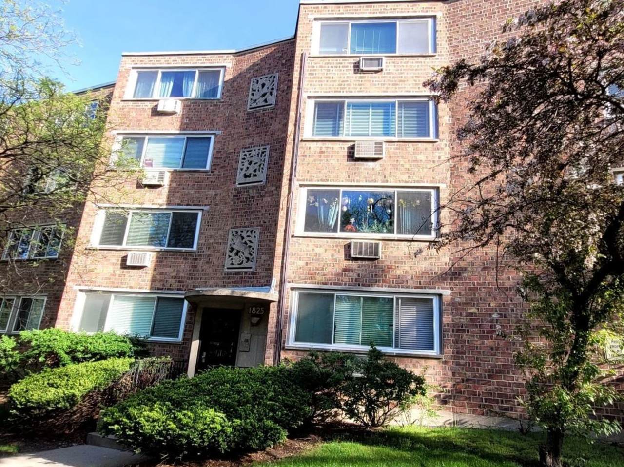 1825 Granville Avenue - Photo 1