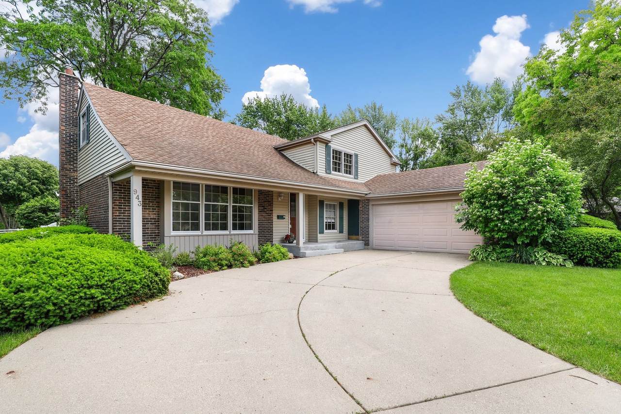 943 Crestview Drive - Photo 1