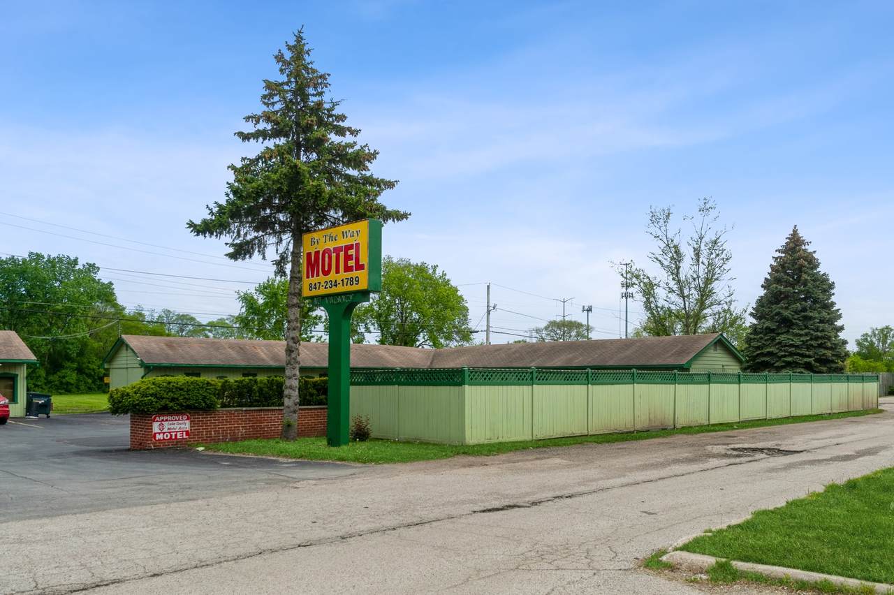 123 Skokie Highway - Photo 1