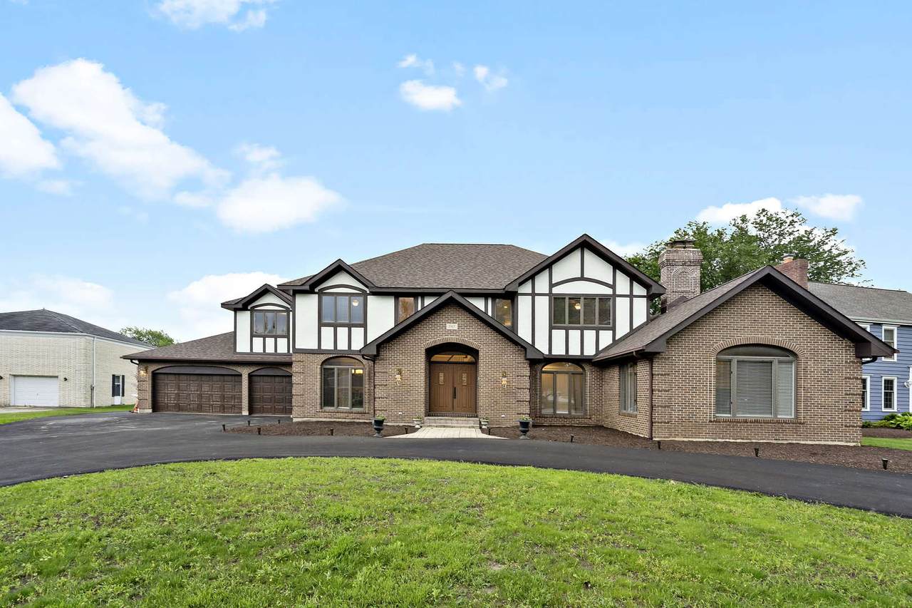 747 Berkshire Court - Photo 1