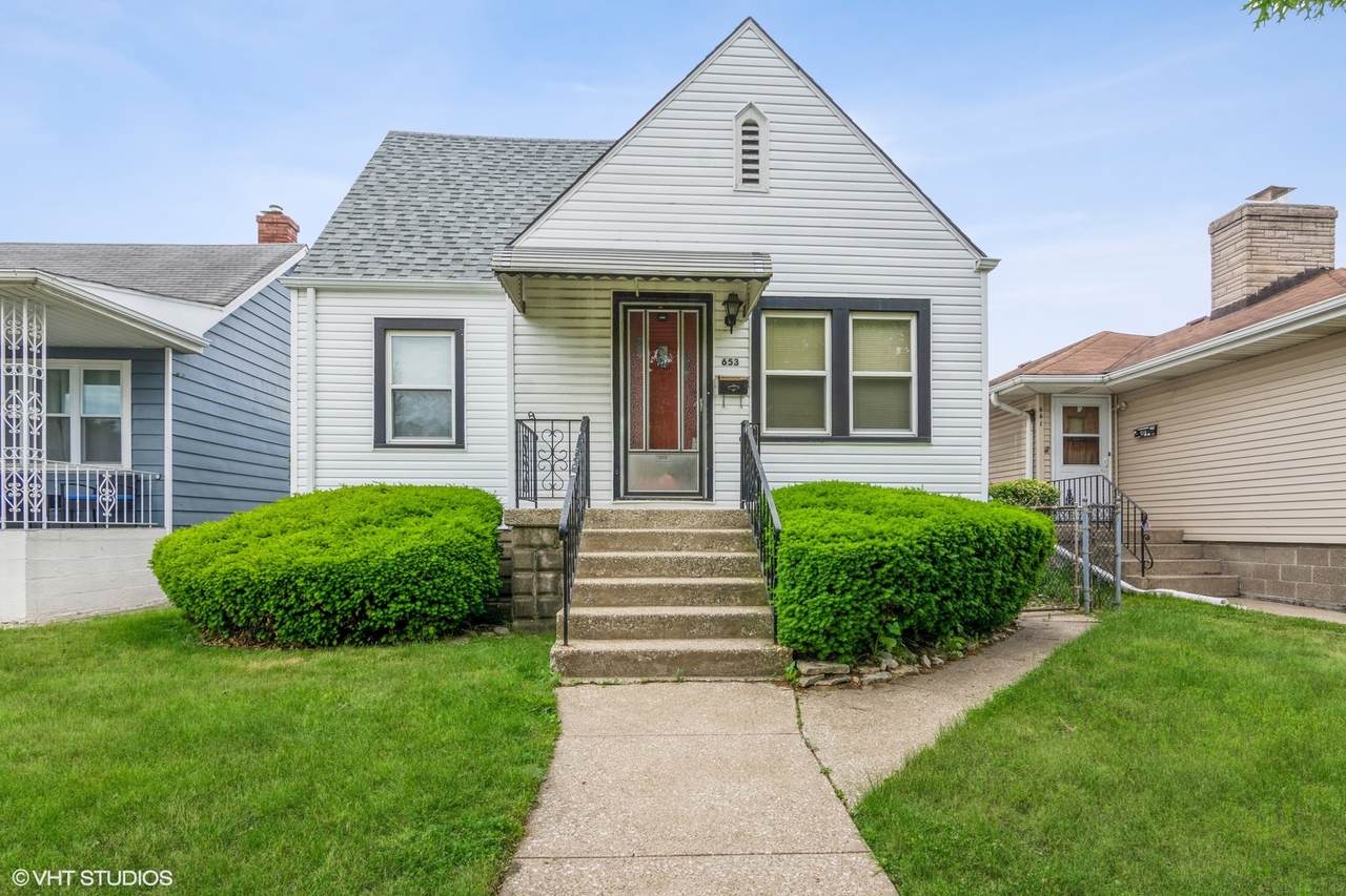 653 Gordon Avenue - Photo 1