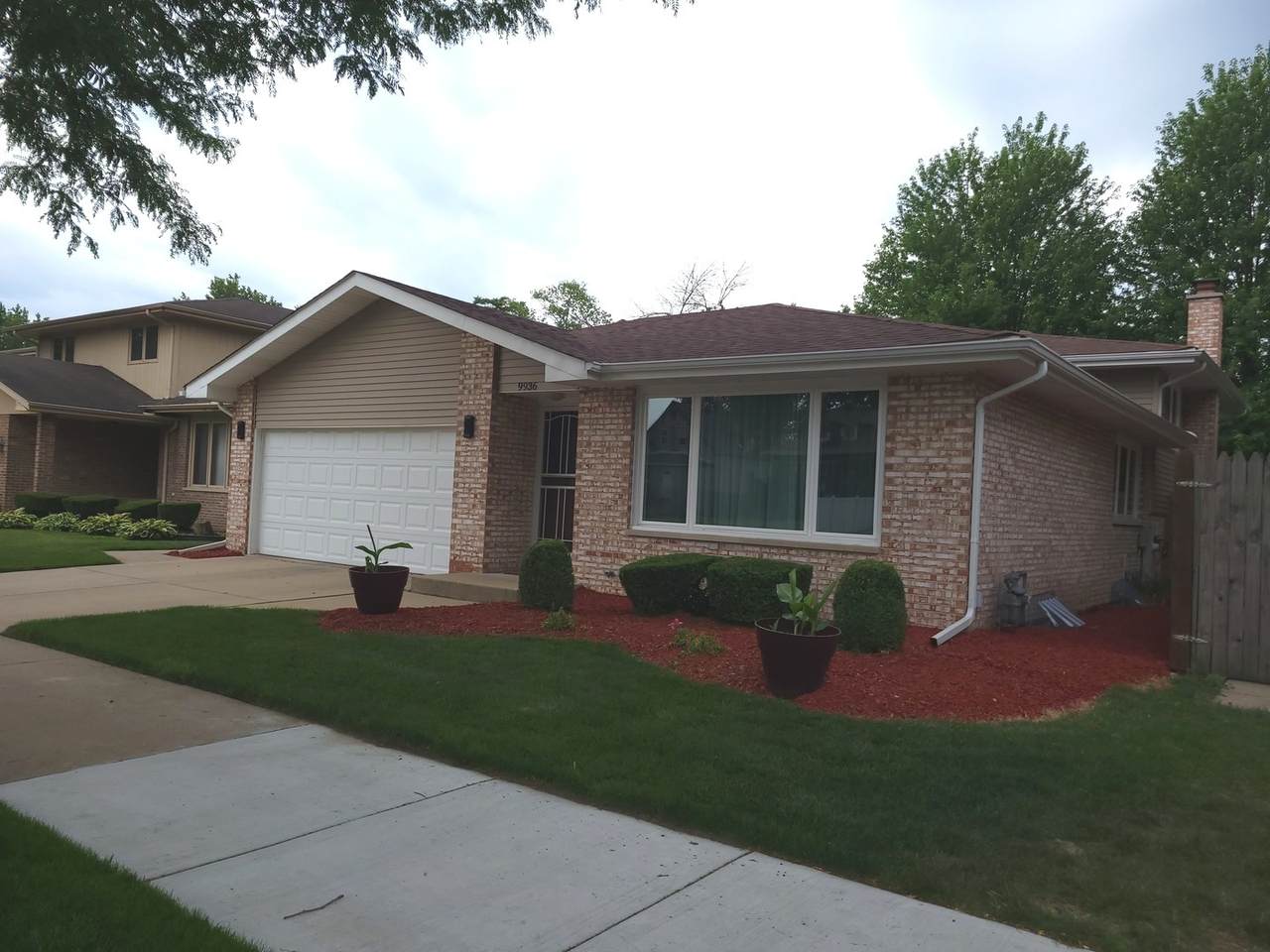 9936 Beverly Avenue - Photo 1