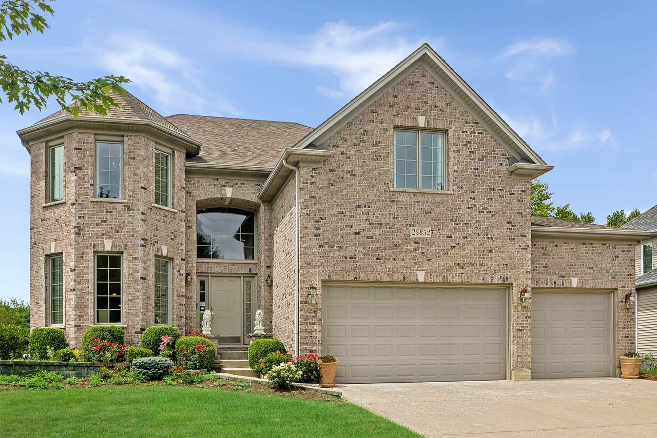 25852 Meadowland Circle - Photo 1