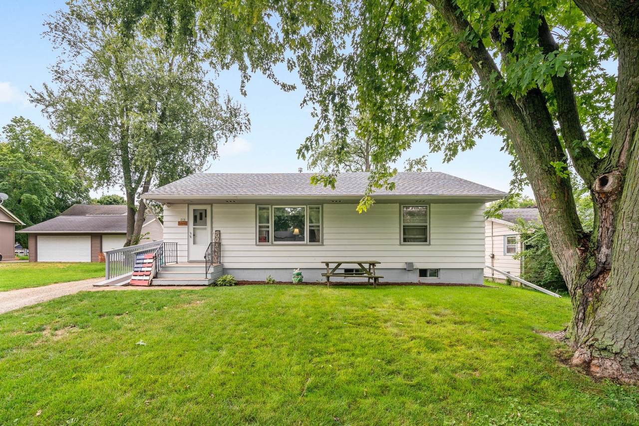 215 Oak Street - Photo 1