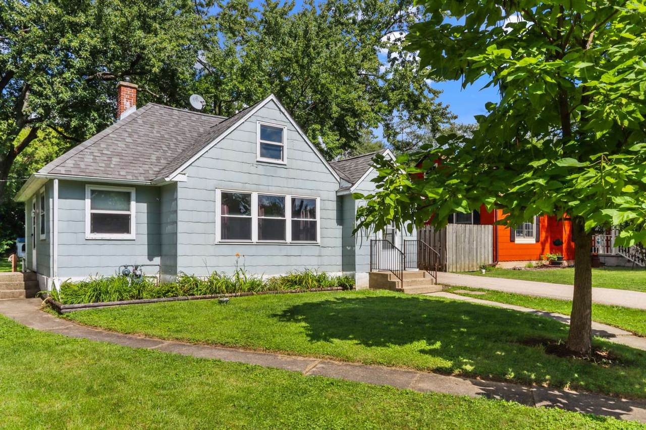 4618 Parkview Drive - Photo 1