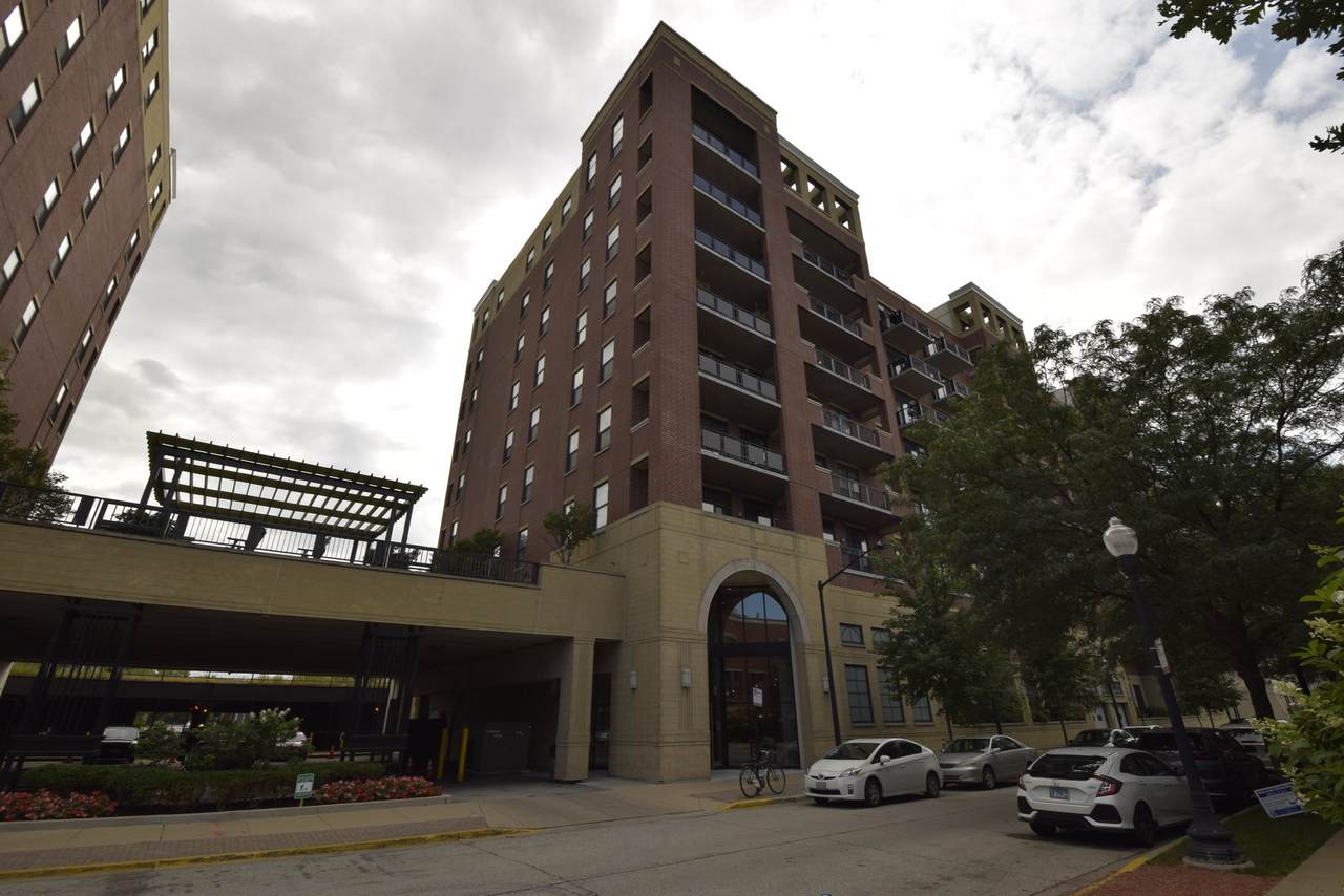 833 W 15th Place - Photo 1