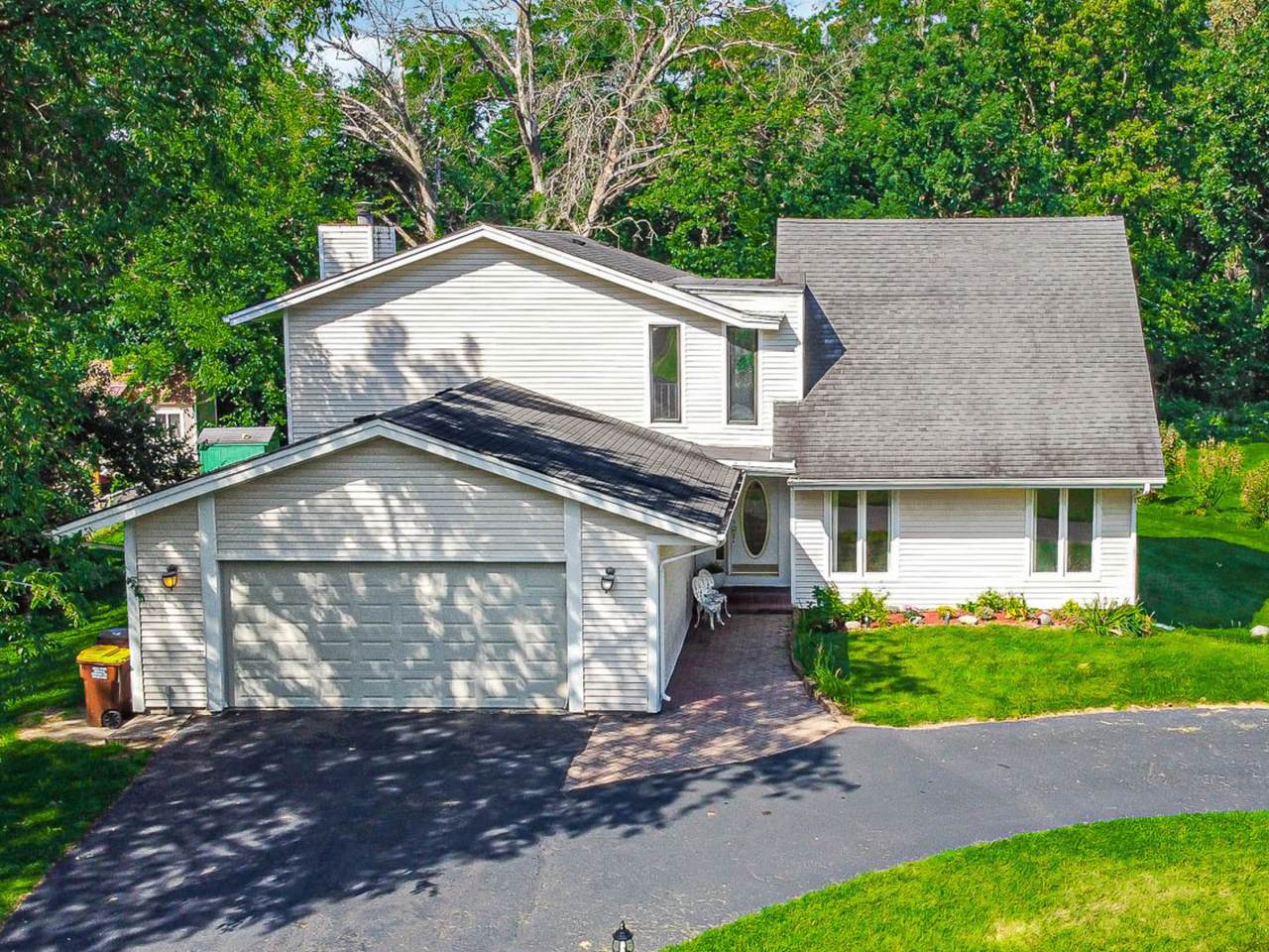 5044 Lanterne Court - Photo 1