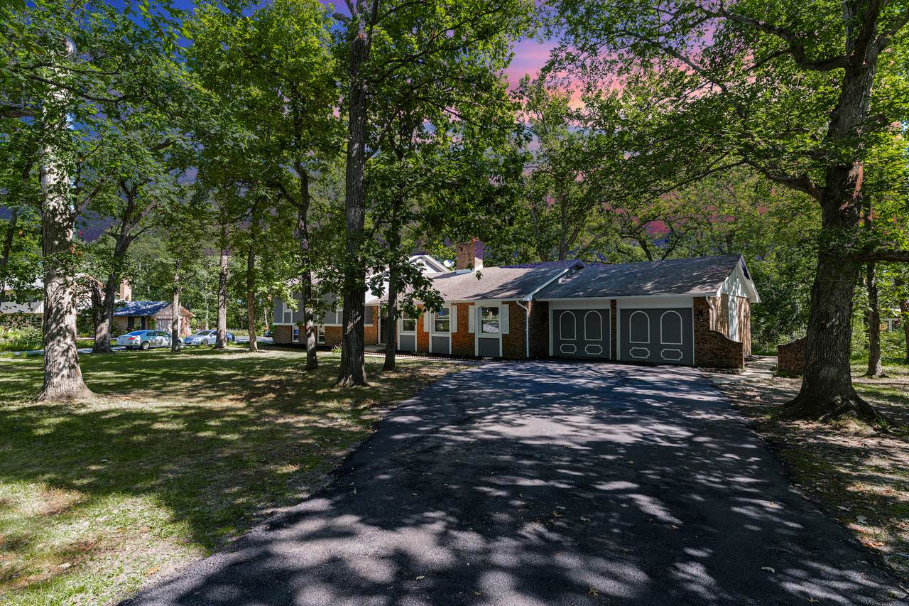 475 Greenbriar Drive - Photo 1