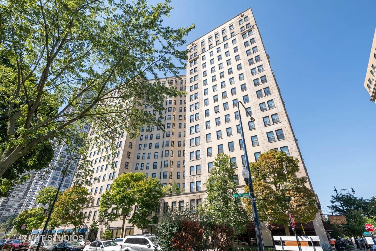 2000 Lincoln Park West Avenue - Photo 1