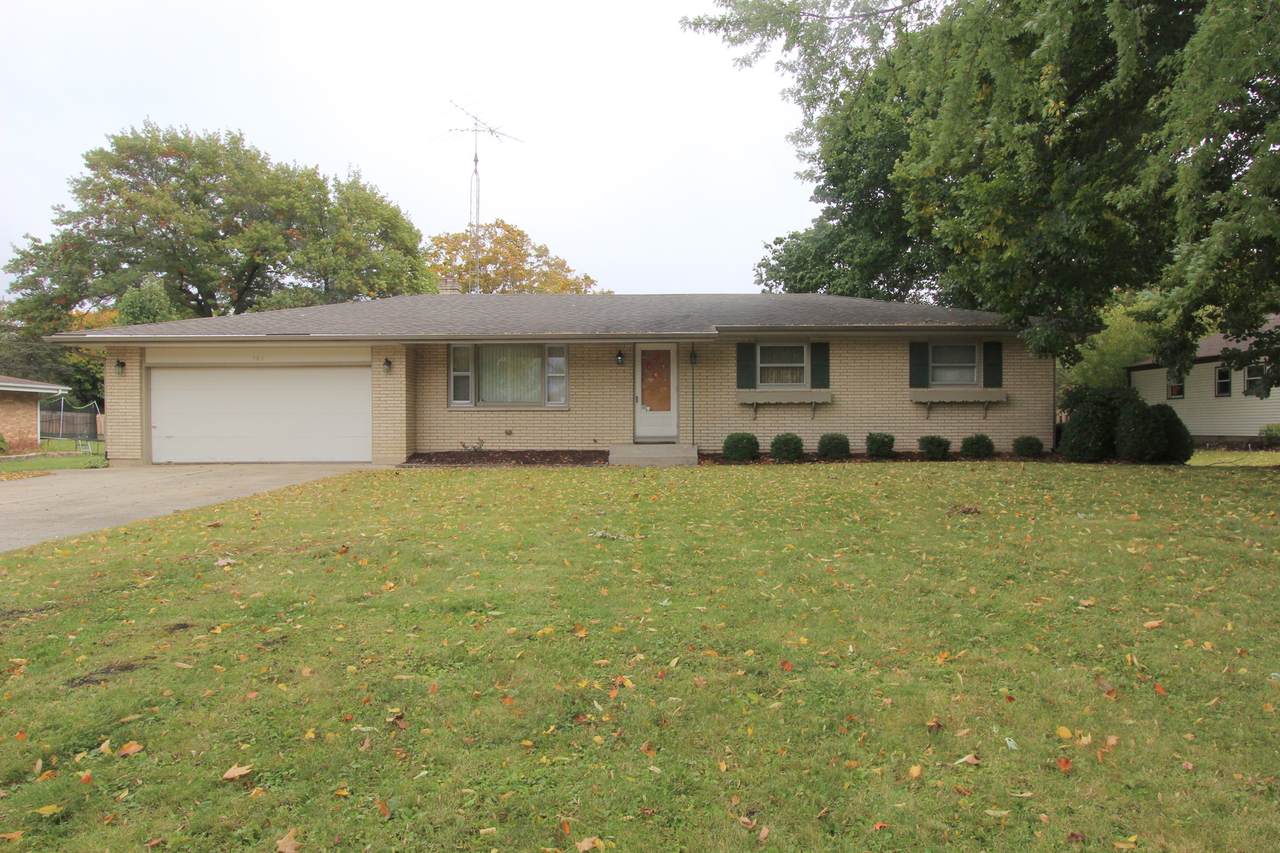 565 Stanford Drive - Photo 1