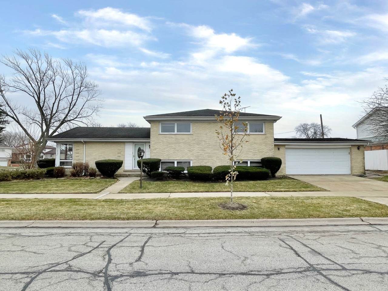 9216 Merrill Avenue - Photo 1