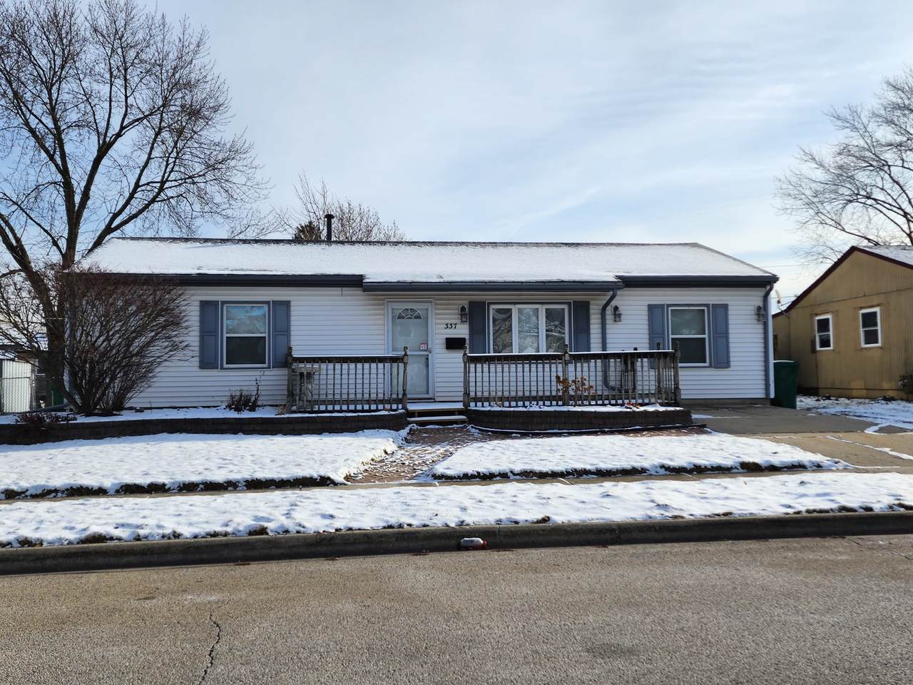 337 Hickory Avenue - Photo 1