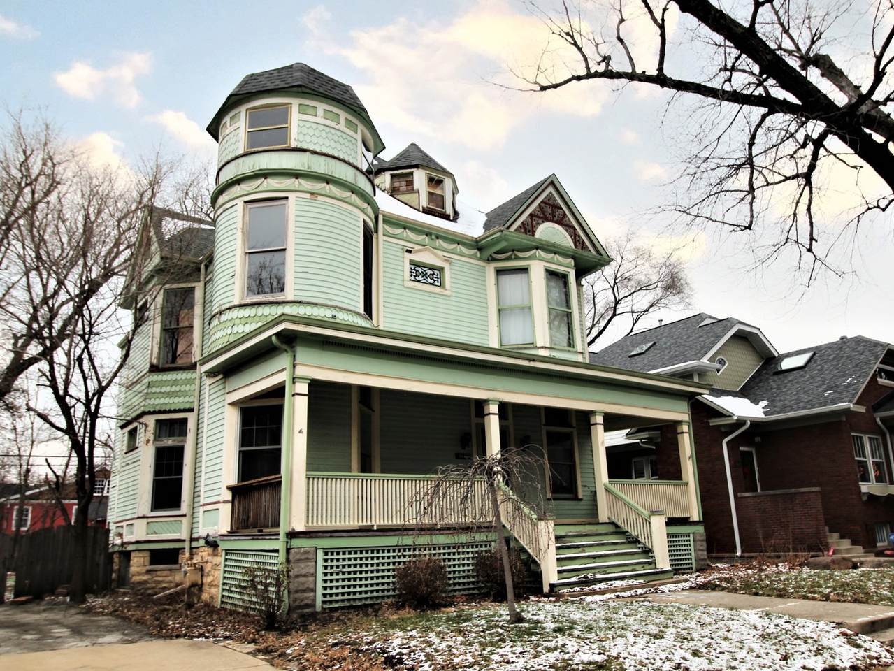 9620 Hoyne Avenue - Photo 1