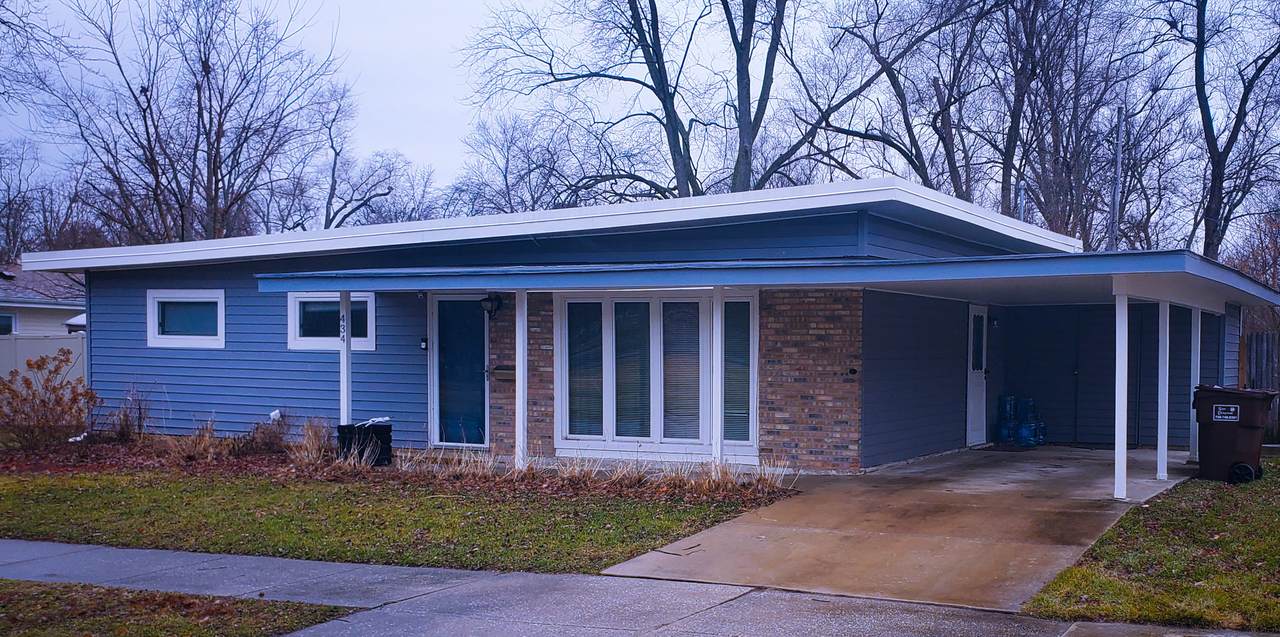 434 Shabbona Drive - Photo 1