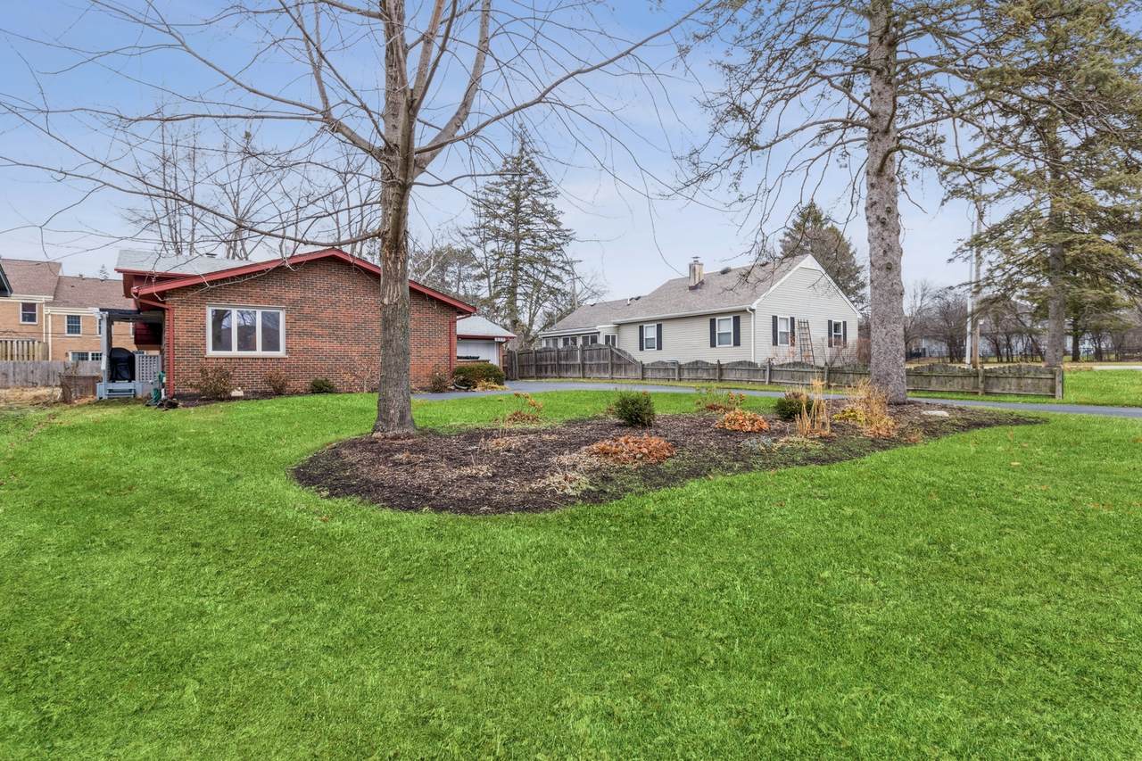 633 8th Avenue - Photo 1