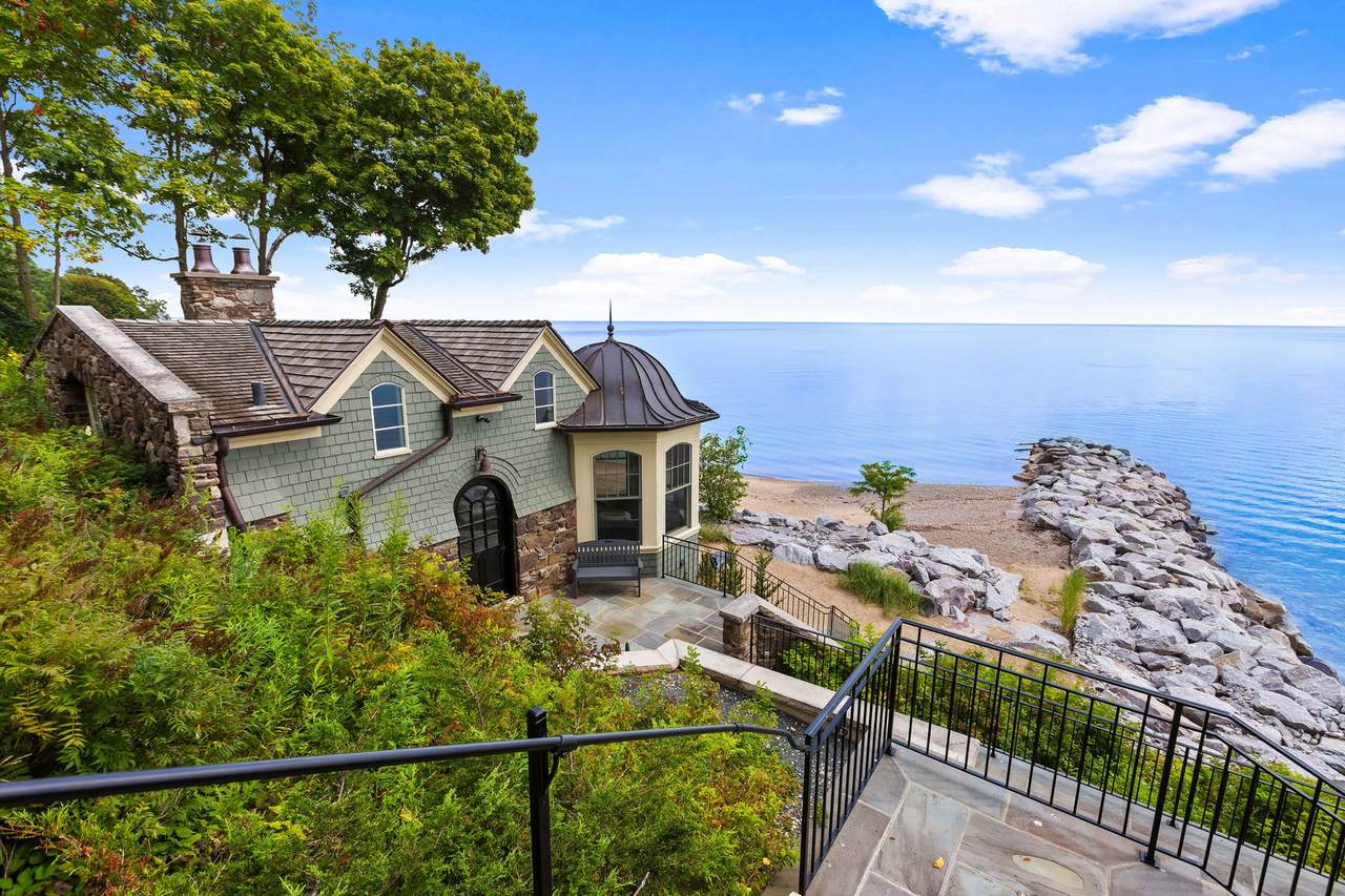347 Bluffs Edge Drive - Photo 1