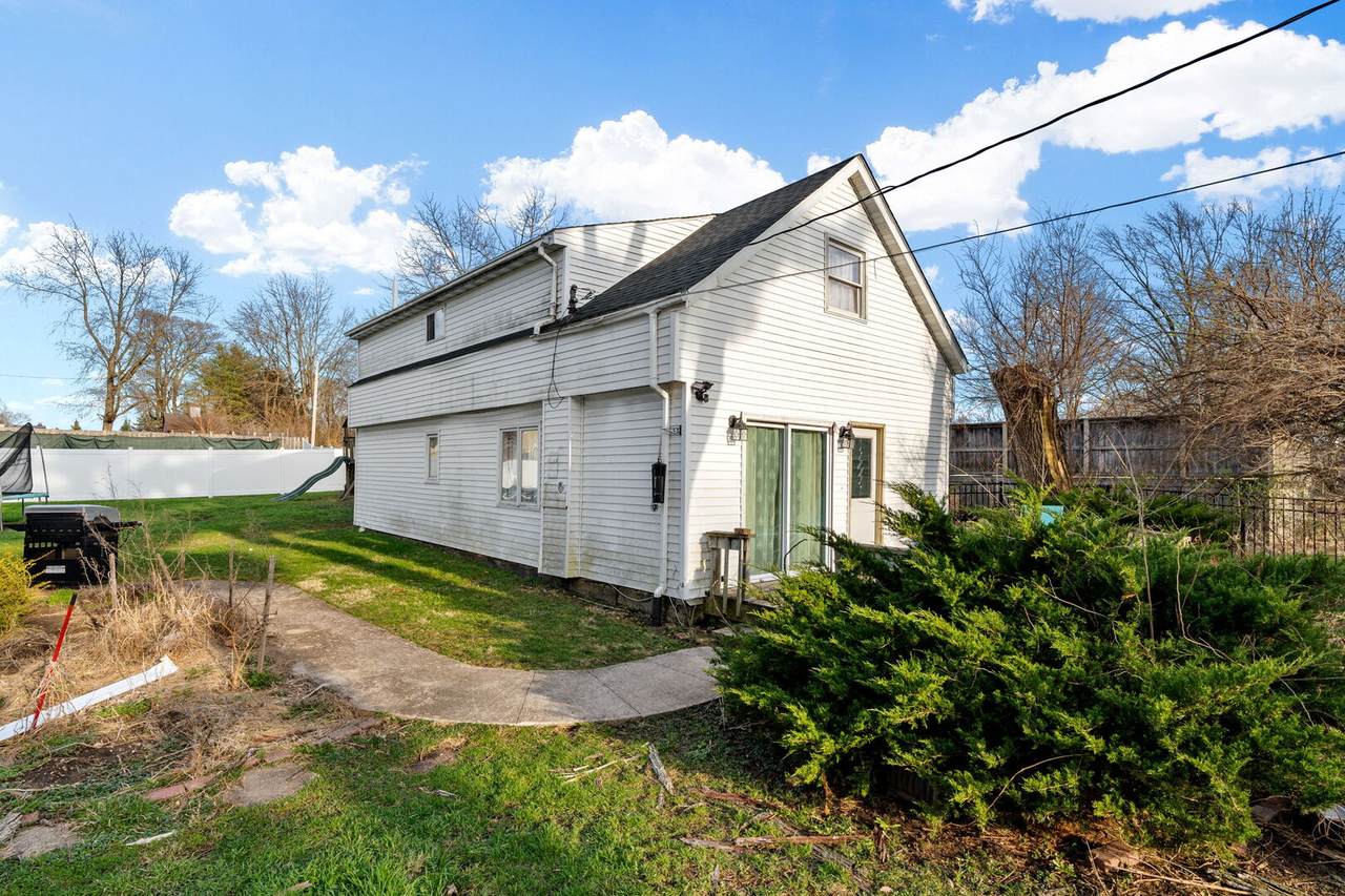 208 Redwood Avenue - Photo 1