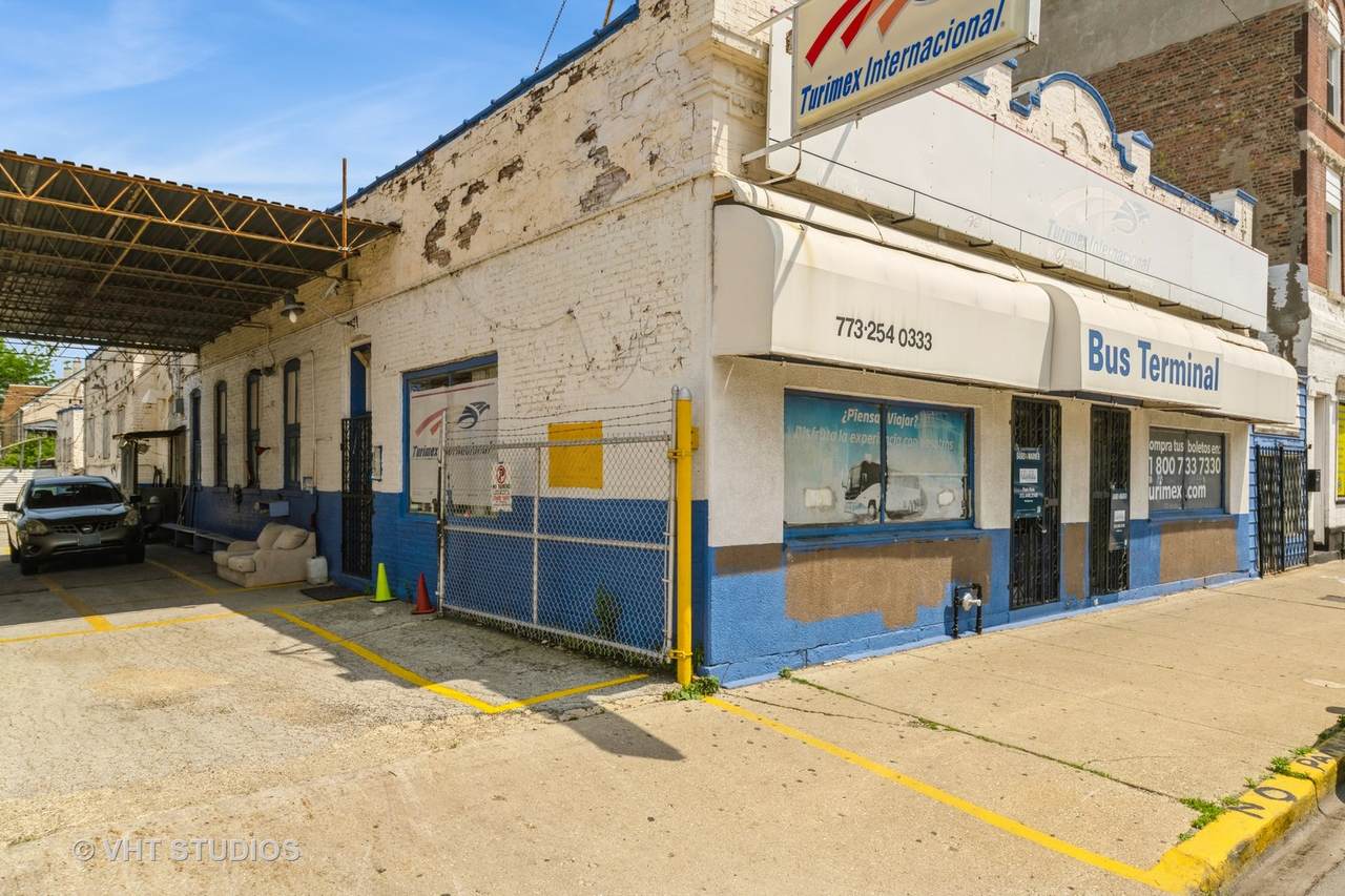 2139 California Avenue - Photo 1