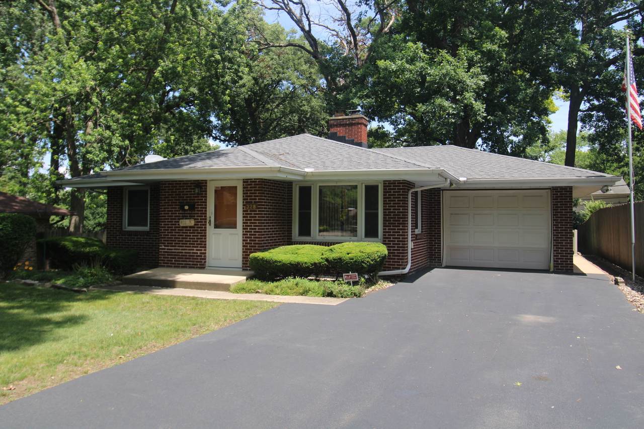 328 Dwight Avenue - Photo 1