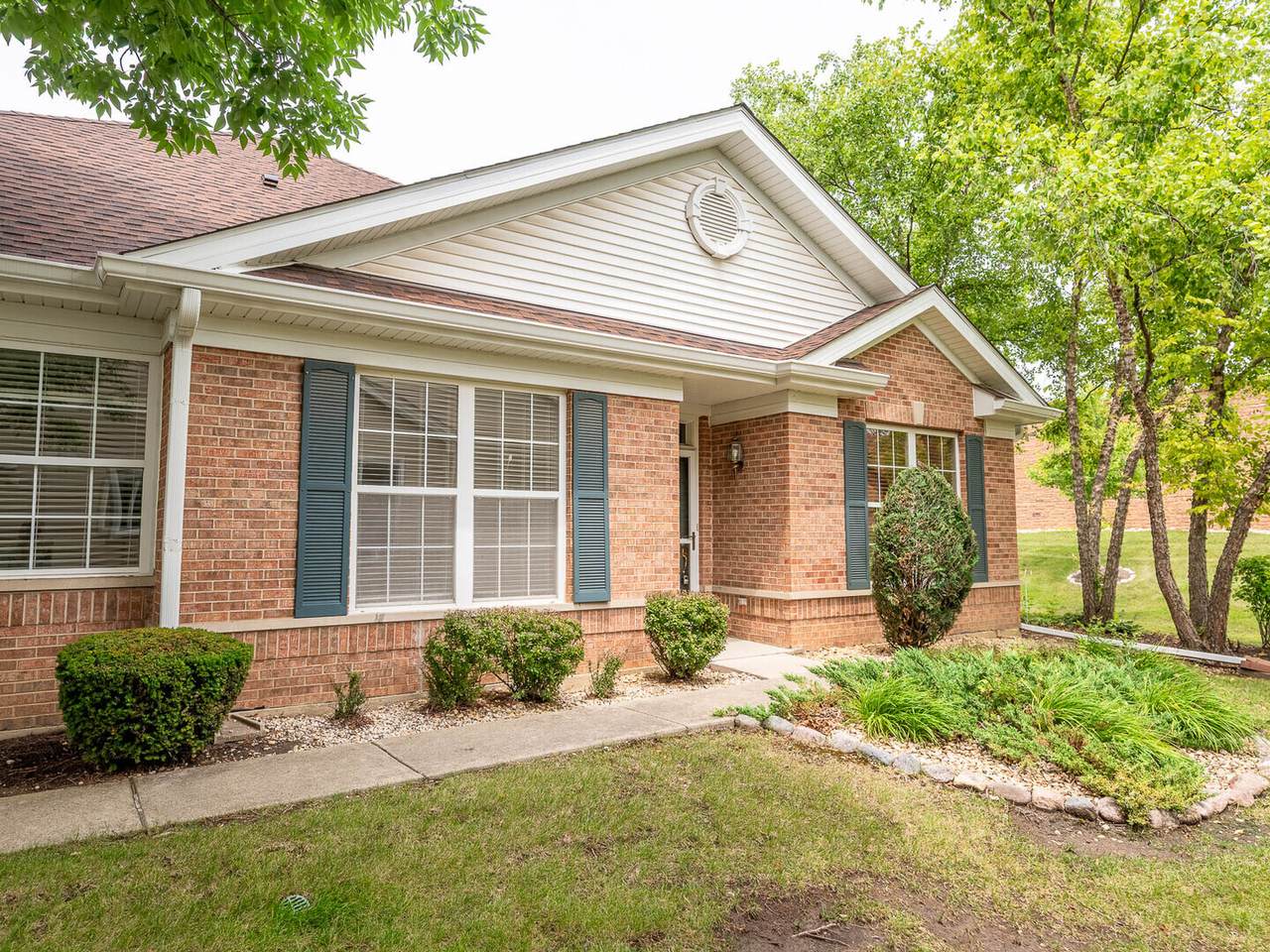 20816 Forsythia Court - Photo 1