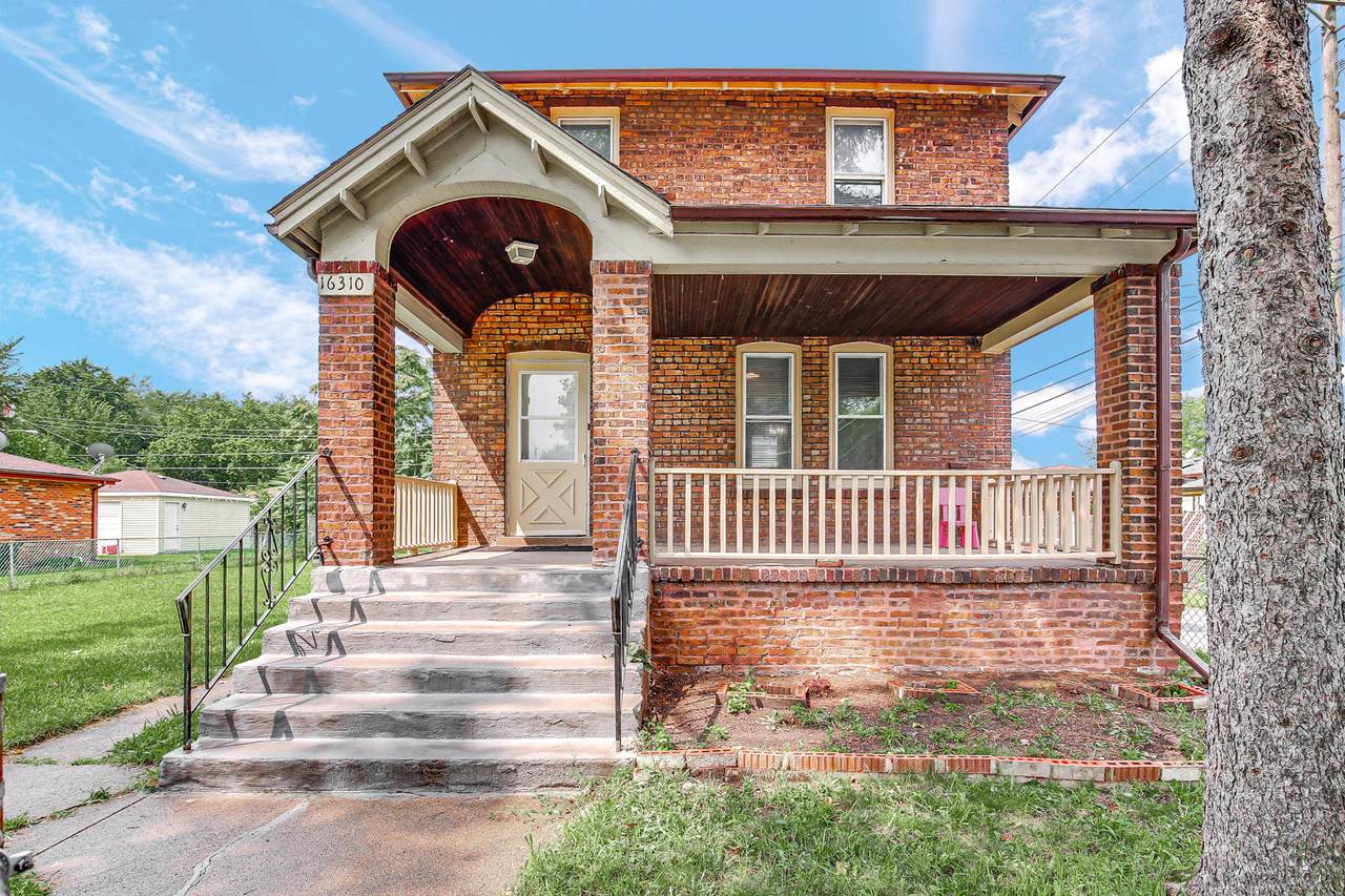 16310 Carse Avenue - Photo 1