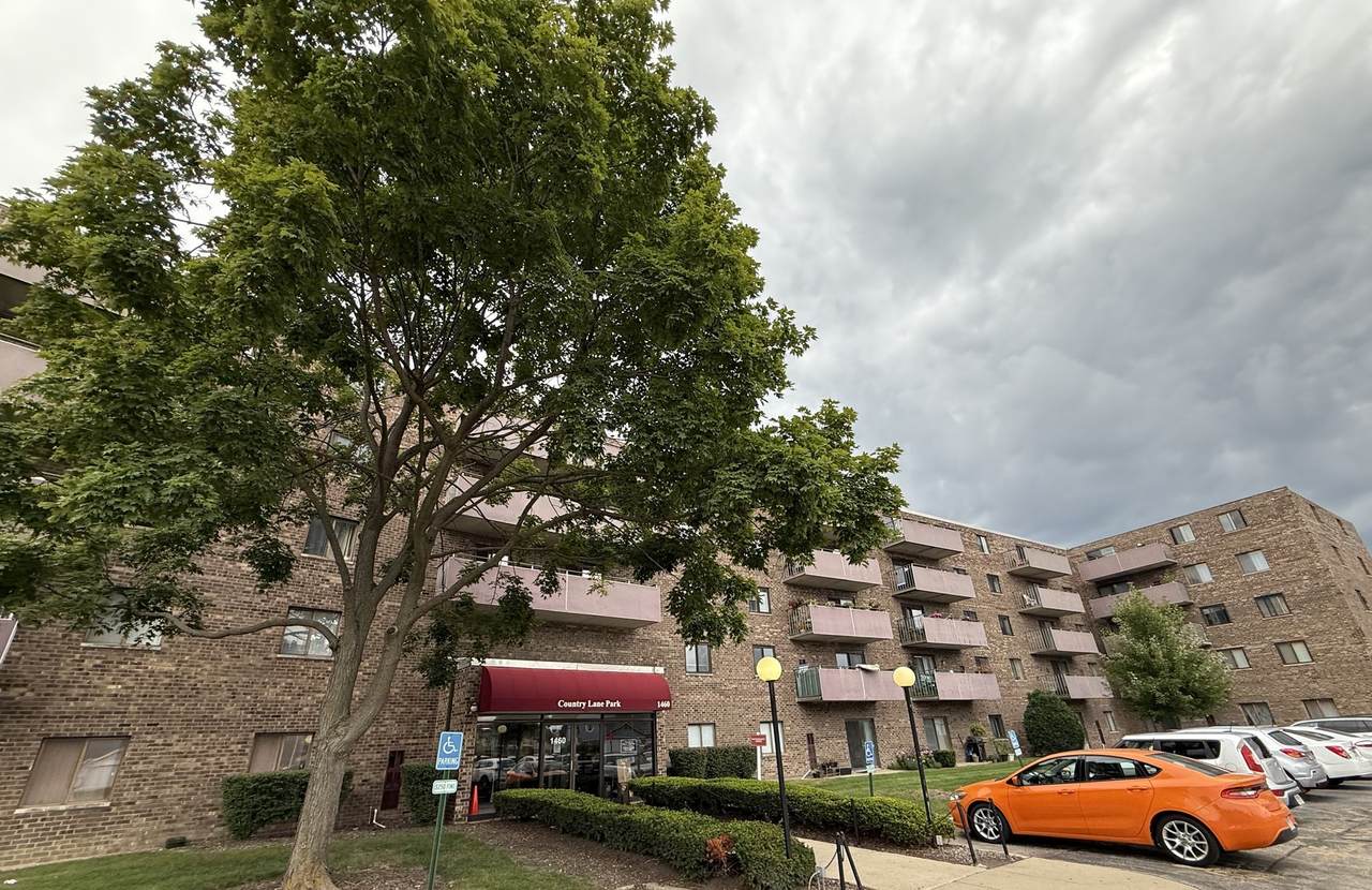 1460 Fairlane Drive - Photo 1