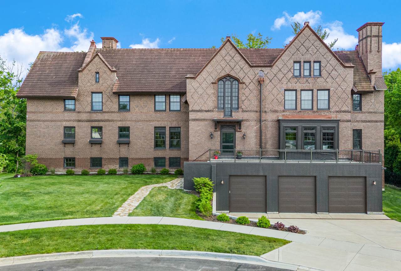 141 Loretto Court - Photo 1