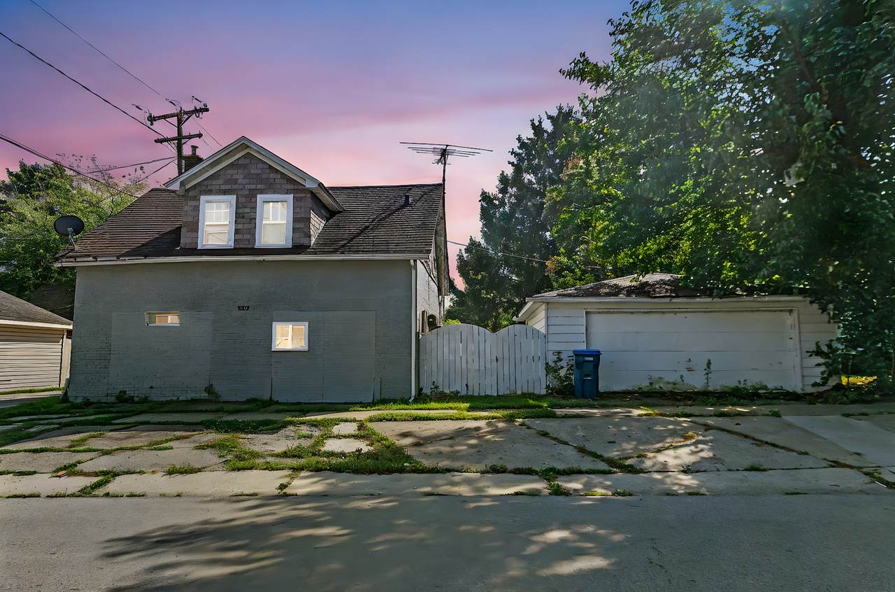 1101 Adams Street - Photo 1