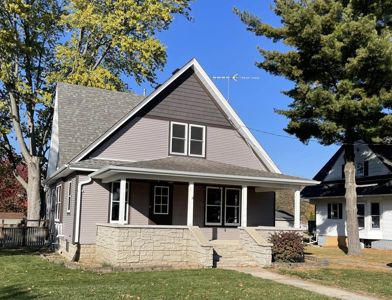 903 Main Street - Photo 1