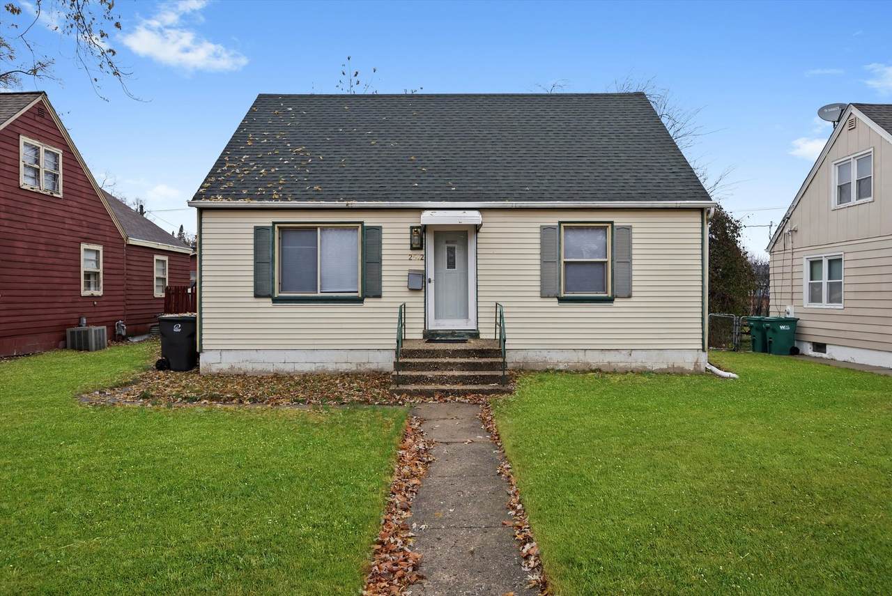 2512 Salem Boulevard - Photo 1