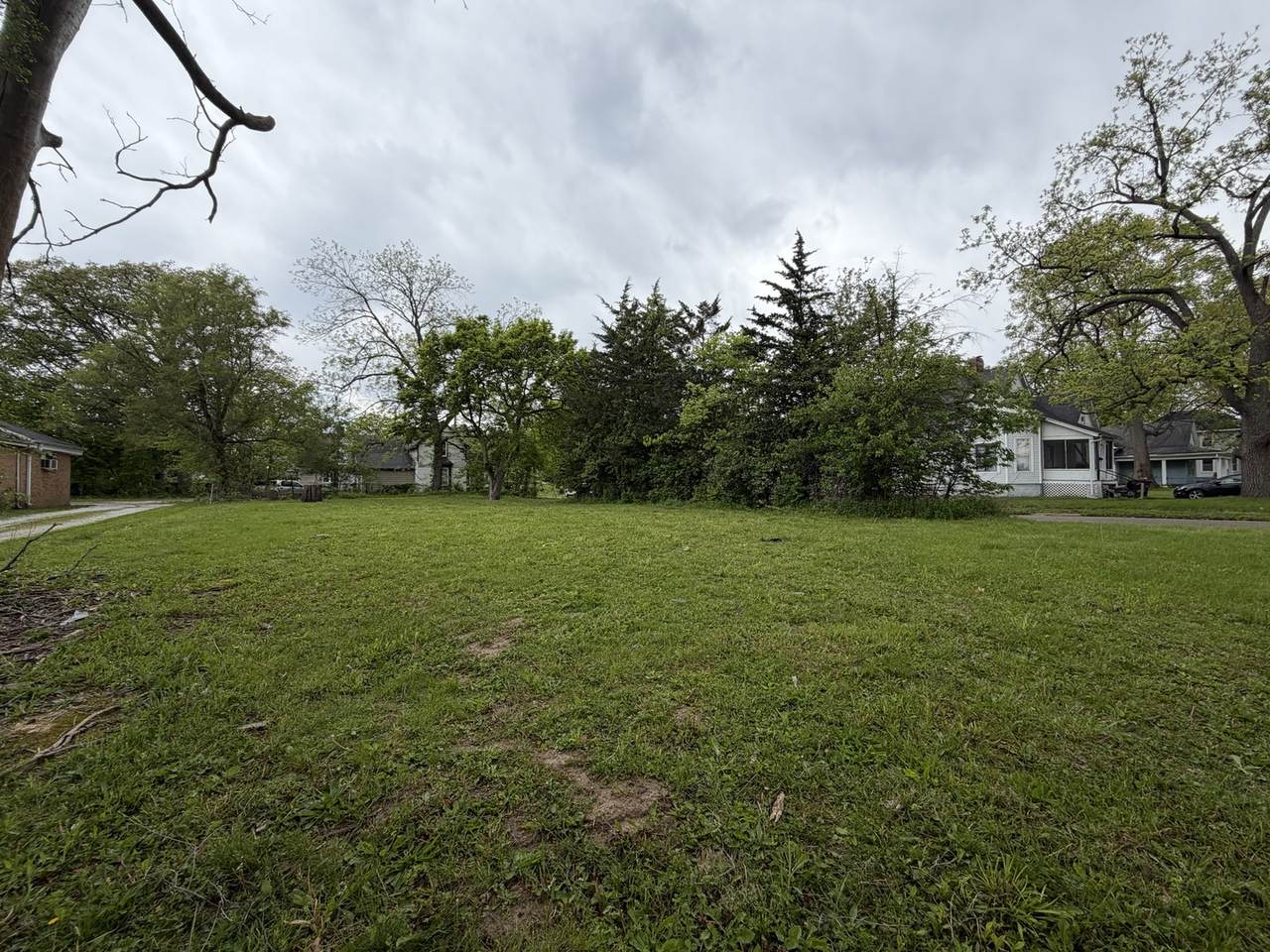616 Robinson Street - Photo 1