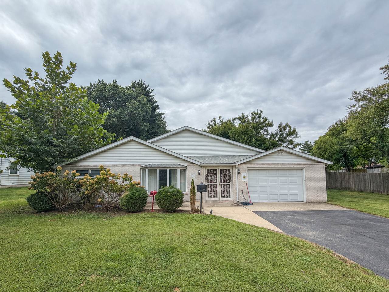 23 Greenridge Drive - Photo 1